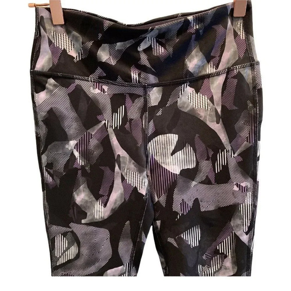 Marika Sport Multicolor Abstract Print Capri Leggings Yoga Women’s Size Small - Picture 3 of 8